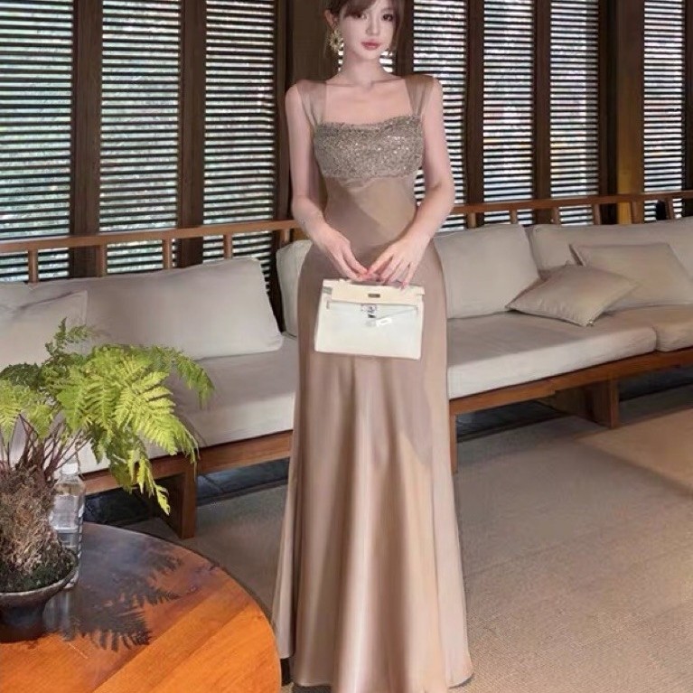 Đầm maxi 2 dây dáng dài, cổ vuông phối hạt trang trí, thiết kế thanh lịch