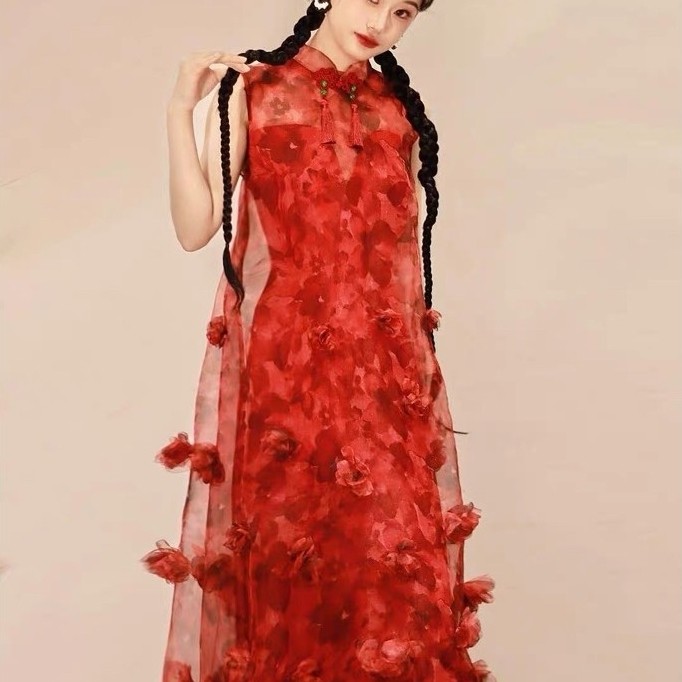 Đầm Nữ Cổ Tàu Hoa Đỏ Dáng Dài Sang Trọng Phối Lưới Hoa 3D Tay Sát Nách Dự Tiệc Tết Cổ Trang