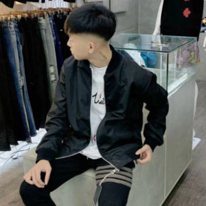 ÁO KHOÁC GIÓ TRƠN NAM NỮ TIỆN NGHI BẮT MẮT DỄ PHỐI ĐỒ, ÁO KHOÁC BOMBER D2 HOT 2025 New 2025