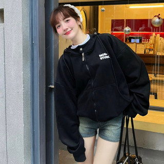 Áo Khoác Hoodie Zip Boxy Chữ Thêu Lưng Nổi MON STUDIO Fofm Dáng Rộng, Cổ Có Nút Bấm Chất Nỉ Bong New 2025