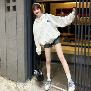 Áo Khoác Hoodie Zip Boxy Chữ Thêu Lưng Nổi MON STUDIO Fofm Dáng Rộng, Cổ Có Nút Bấm Chất Nỉ Bong New 2025