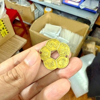BÁN SỈ 50 100 Đồng xu hoa mai 5 cánh trang trí bàn thhờ, bàn làm việc, phong thuỷ
