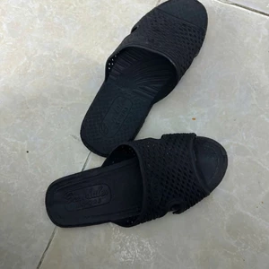 JDK STORE _Dép Unisex Crush Classic Đế Cao 7Cm Tặng Kèm 12Jbt Gắn Dép