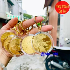 <RẺ HƠN NÈ> (SỈ 10 CÁI) Móc Khóa Xu Ngựa Vàng bằng kim loại óng ánh , mặt sau chữ Lộc ý nghĩa phong thủy Tết 2026