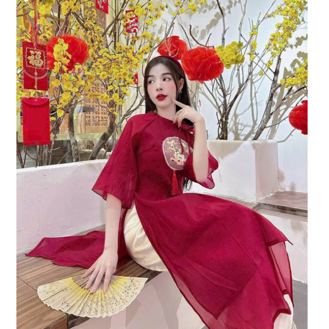 Sét áo dài cách tân Tơ đỏ thêu, quần trắng tuyết nhung dài ống rộng duyên dáng