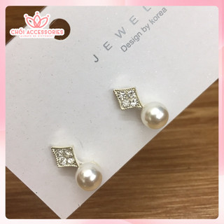 M02 Khuyên tai nụ đá sáng lấp lánh phối hạt trai nhân tạo Hàn Quốc màu bạc Chồi accessories