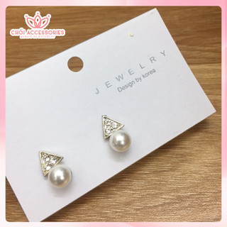 M02 Khuyên tai nụ đá sáng lấp lánh phối hạt trai nhân tạo Hàn Quốc màu bạc Chồi accessories