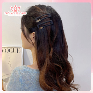 Kẹp tách đen vuông đính chữ và icon Chồi accessories đáng yêu phong cách nữ tính K261