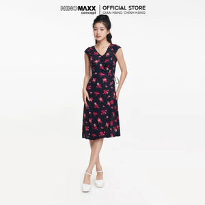 Đầm Nữ Sát Nách Hoa Đỏ Cột Dây Năng Động Thương Hiệu NINOMAXX 1911045