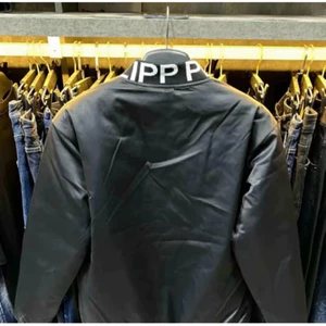 Áo khoác gió philipp đen trơn 2 lớp bo gân dập vân dành cho nam nữ from unisex Hot Trend 2025
