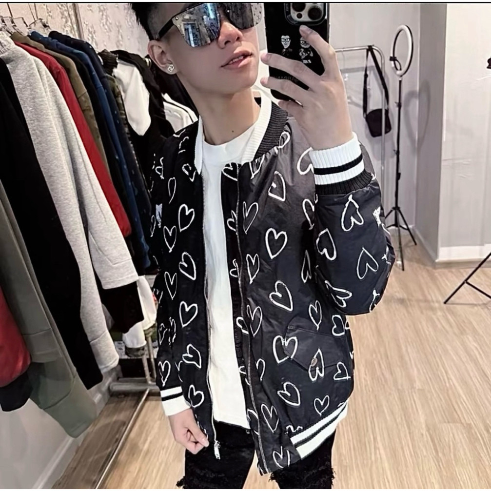Áo khoác gió bomber hoạ tiết trái tim 2 lớp bản bo chun dành cho nam nữ from unisex Hot Trend 2025