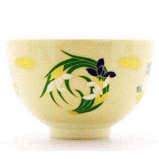 Bát Trà (Chawan) Họa Tiết Hoa M67 Với Hình Ảnh Lá Phong Đỏ Sang Trọng và Tinh Tế