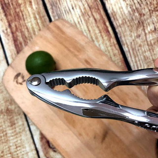 Dụng cụ kẹp ghẹ, càng cua và tách vỏ hạt cứng chất liệu inox cao cấp cực kỳ bền bỉ và tiện lợi. loại tốt