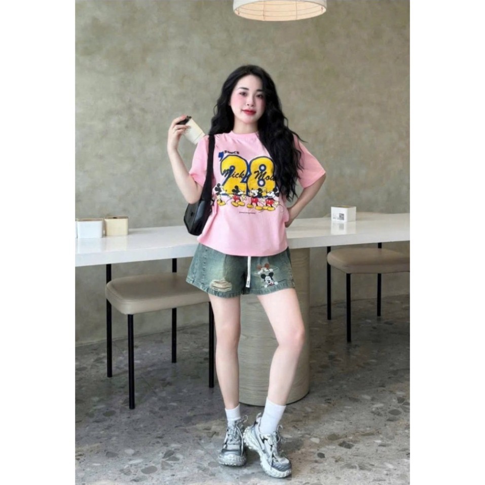 QCCC Quần Đùi Jean Nữ Thêu Hình Bản Cạp Chun Thỏai Mái Collection 2025