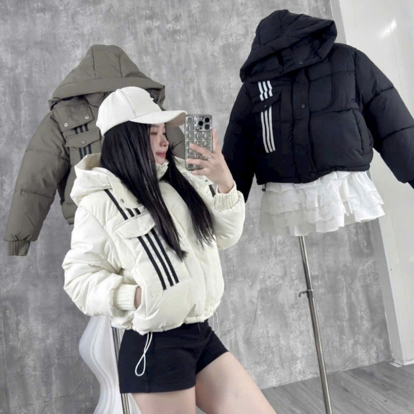 Áo Phao Nữ Áo Khoác Béo Mùa Đông Thêu Sọc Nổi Nắp Túi Dây Chun Gấu Cúc Bấm Có Mũ To Rộng Boy Phố 2025