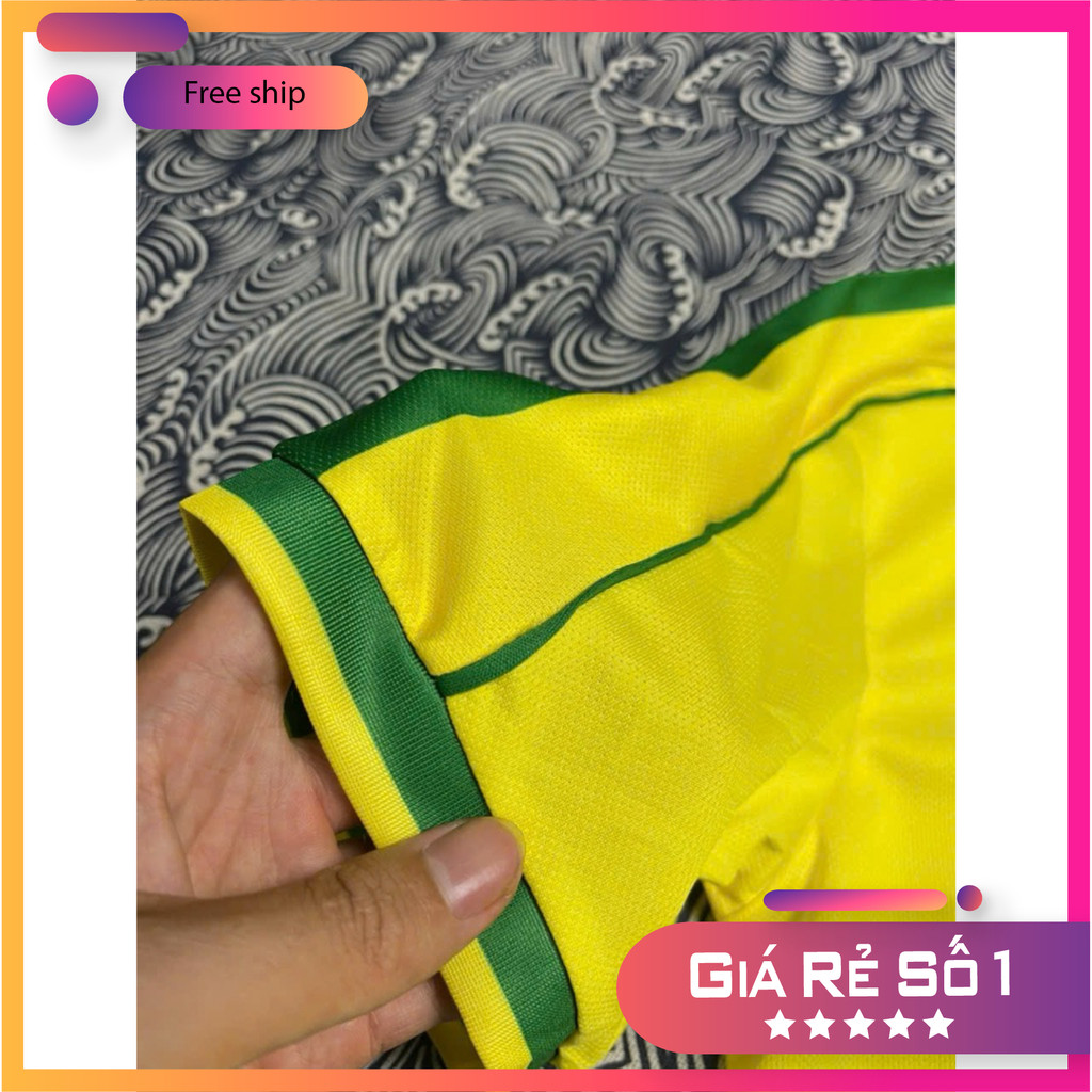 (FREE SHIP) bộ quần áo bóng đá sân nhà của đội tuyển Brazil năm 1998, với áo đấu màu vàng và quần đùi màu xanh - Vải Thá