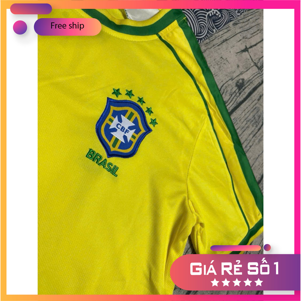 (FREE SHIP) bộ quần áo bóng đá sân nhà của đội tuyển Brazil năm 1998, với áo đấu màu vàng và quần đùi màu xanh - Vải Thá