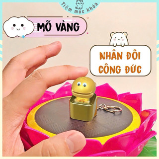 Móc khóa gõ âm vui nhộn màu vàng sang trọng, tích hợp LED & pin, quà tặng độc đáo cho mọi giới.