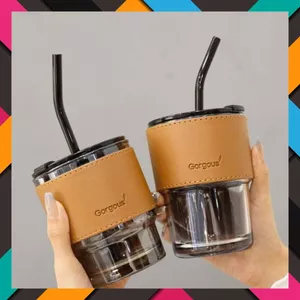 CỐC GORGOUS DÙNG ĐƯỢC CẢ ĐỒ NÓNG LẠNH - Ly Thủy Tinh Có Nắp Kèm Ống Hút-Cốc Bọc Da Sang Chảnh Dung Tích 450ml