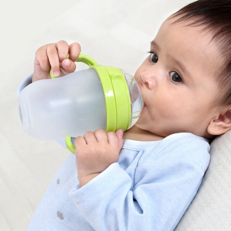 Bình Sữa Comotomo Silicone Siêu Mềm Cho Bé Lười Ti Bình dung tích 150/250ml