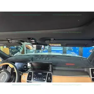 Kia Sorento Sang Trọng Cùng Thảm Taplo Làm Đẹp Nội Thất Tạo Điểm Nhấn.