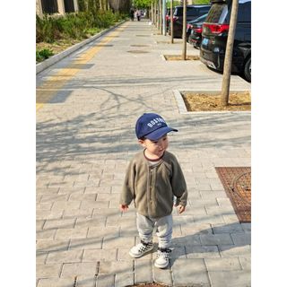 Áo Khoác Cardigan Cho Bé Mùa Thu Đông – 6 Màu Cổ Điển, Chất Cotton Cao Cấp, Siêu Mềm, Nút Gỗ Vintage