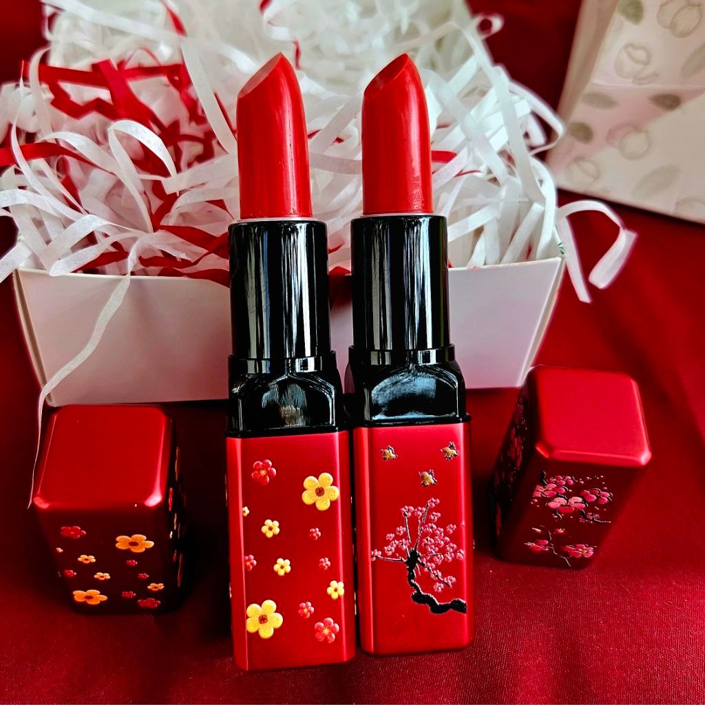Son dưỡng có màu "Noel và Tết" Escoco.