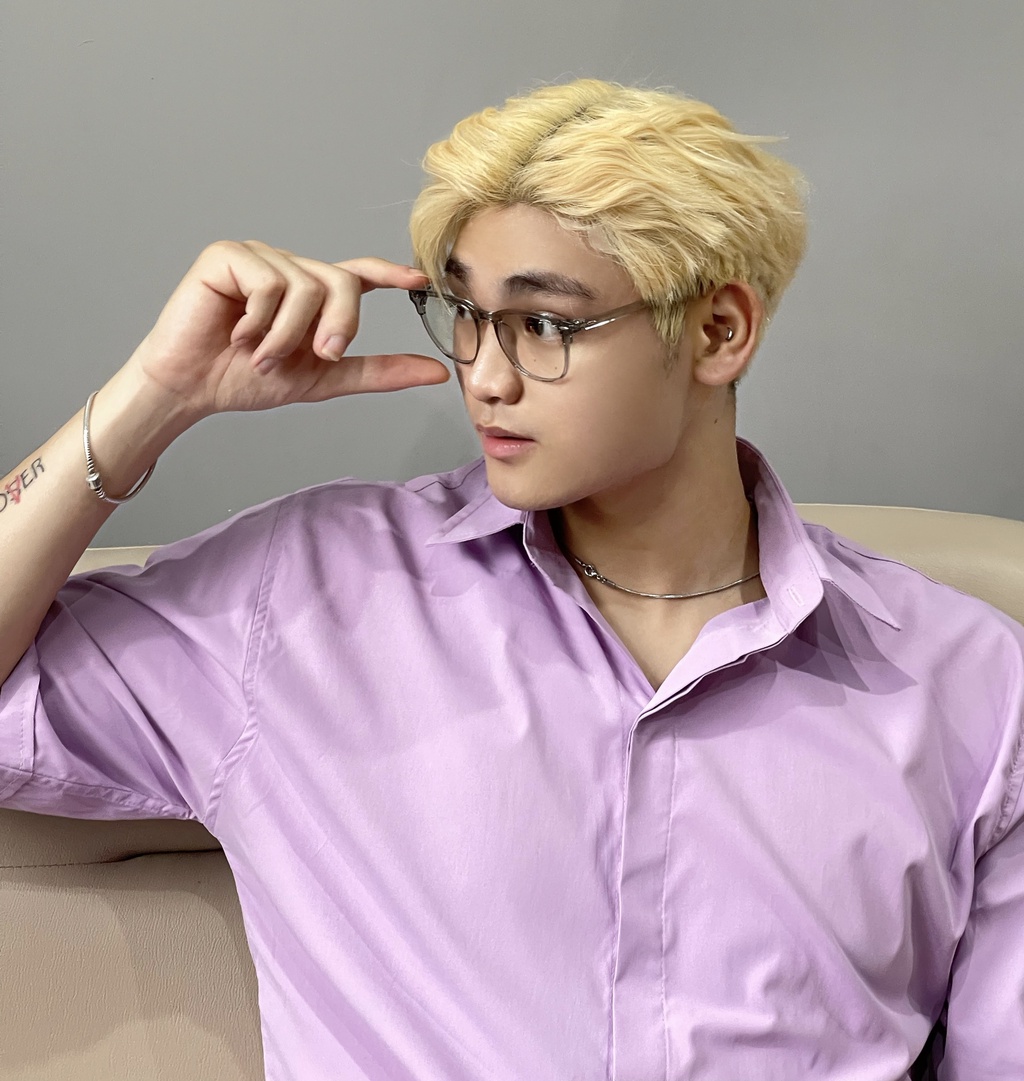 Gọng kính DOKCRAZY SINO cận cảnh