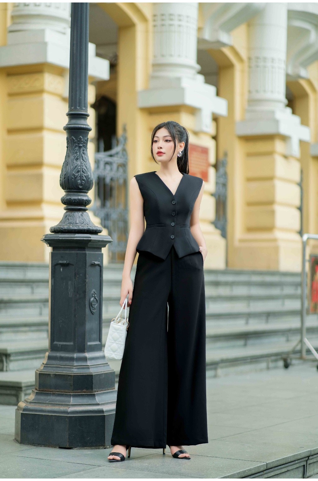 Mô tả RECHIC Áo vest nữ Cindy trơn form ôm nút gài cổ V cá tính sang trọng thanh lịch - 10