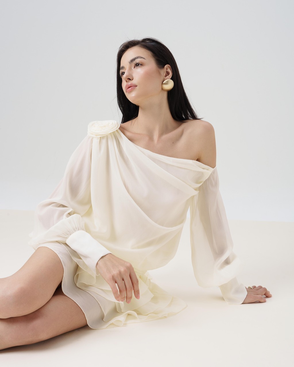 Mô tả RECHIC Đầm ngắn trễ vai Sivia đính nơ vai tay dài bồng bềnh sang trọng tiểu thư - 7