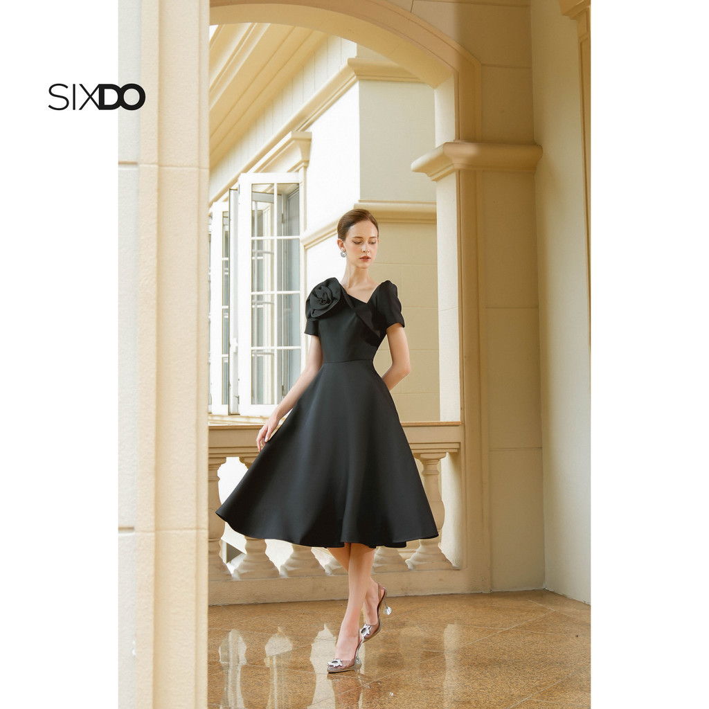 Mô tả Đầm đen taffeta hoa 3D cổ V lệch SIXDO (Black 3D Flower Taffeta Midi Dress) - 4