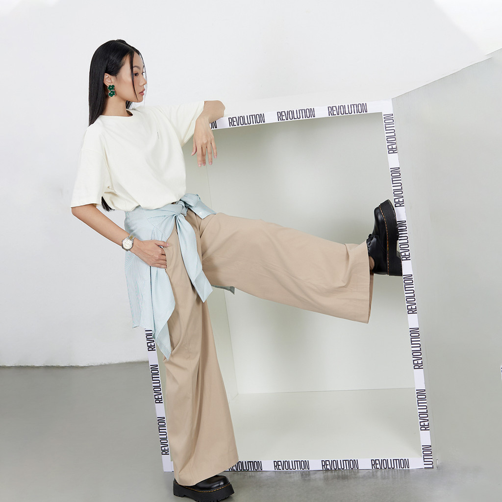 Mô tả Áo thun thêu R thời trang Gmorning - GUMAC YATE12072 - 4