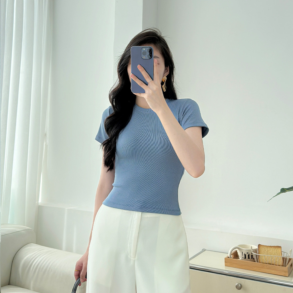 Mô tả Áo thun nữ cổ tròn form ôm body chất vải thun gân co giản mát mẻ thời trang GUMAC LATE0602 - 5
