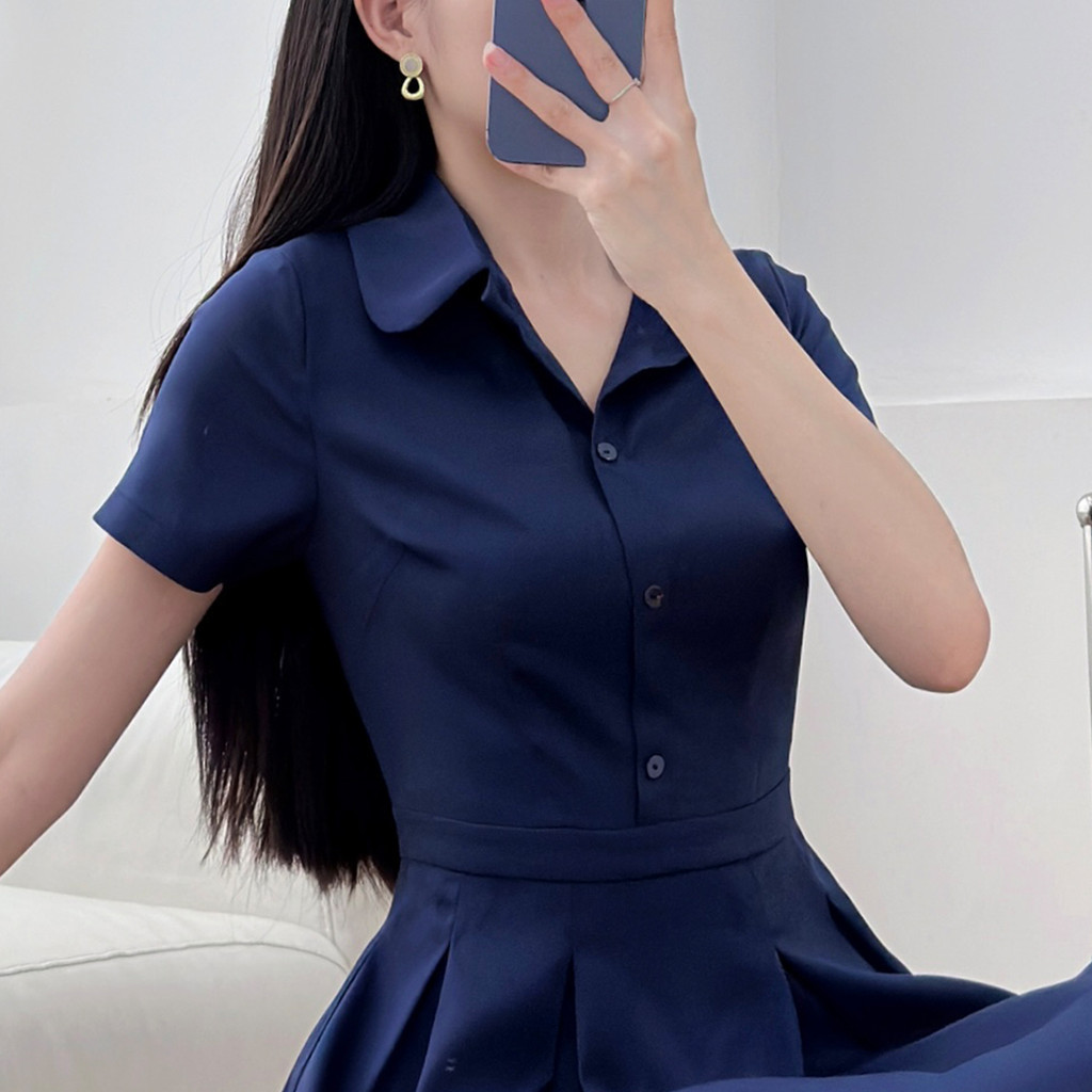 Mô tả Đầm nữ A xòe xếp ly thiết kế kiểu sơ mi lá sen nẹp nút giả đính nút có túi thời trang GUMAC LDF0323 - 2