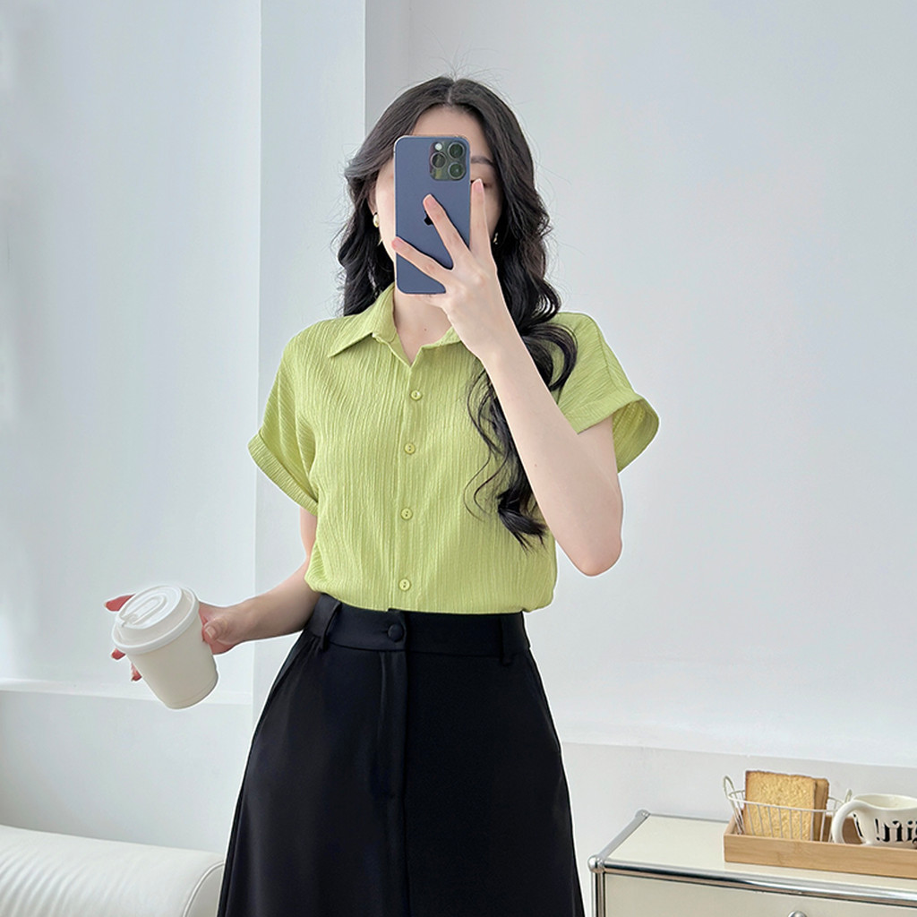 Mô tả Áo sơ mi nữ kiểu tay liền vải lụa xốp màu hồng, be dáng suông lai lật thời trang GUMAC LAE1032 - 9