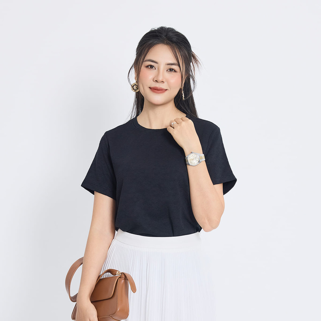Mô tả Áo thun nữ cố tròn tay ngắn màu trắng - đen thời trang GUMAC LATE1228 - 8