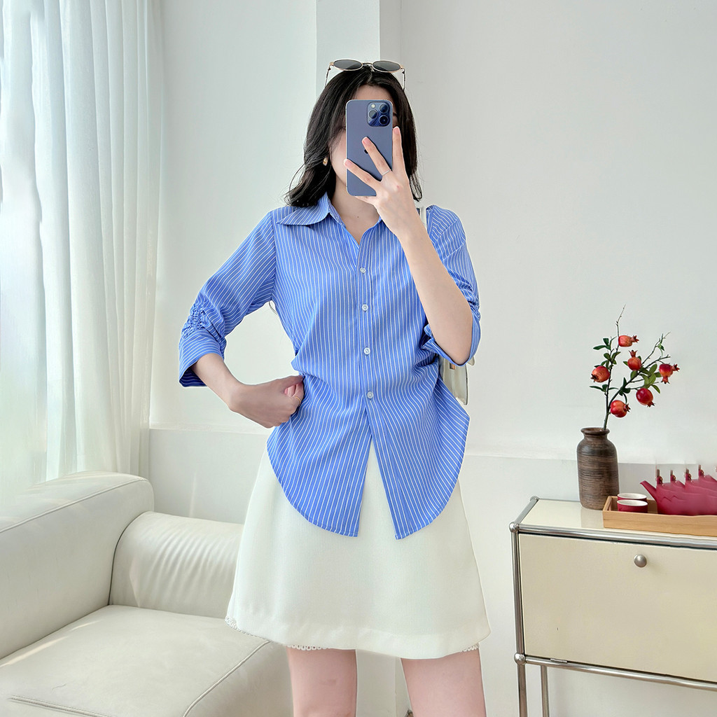 Mô tả Áo sơ mi nữ tay lửng có nhún chiết ly eo xanh sọc vải kate đứng form thời trang GUMAC AF01024 - 5
