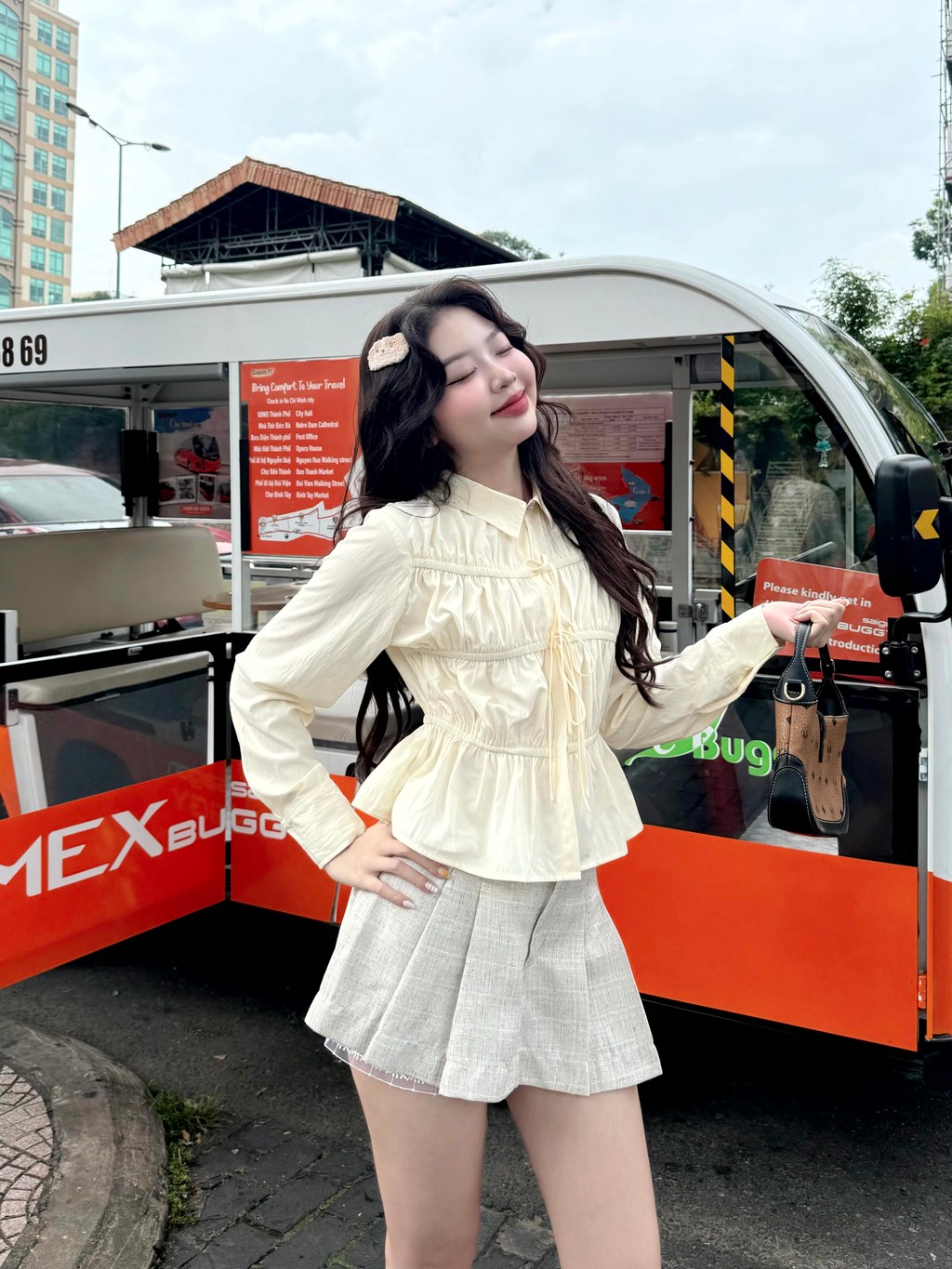 Mô tả Áo Sơ Mi Dập Thân GAGO Brand Dài Tay Nữ Kiểu Chất Gió Nhăn Cách Điệu Nút Dây Thắt GA5053 - 4