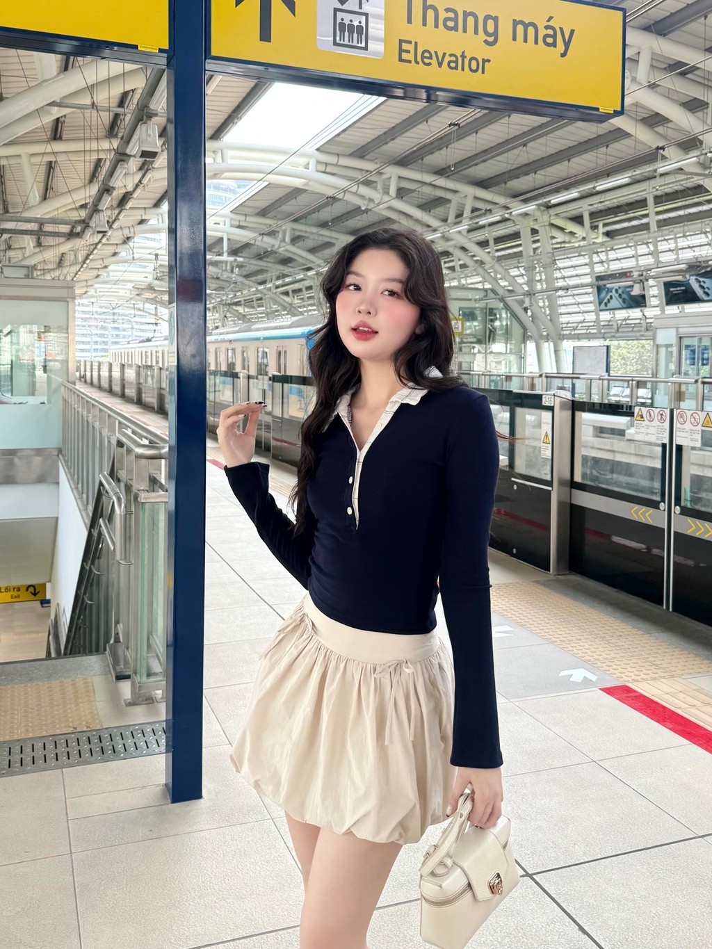 Mô tả Áo thun tay dài nữ cổ polo GAGO Brand chất cotton mềm mịn tôn eo màu xanh - 3