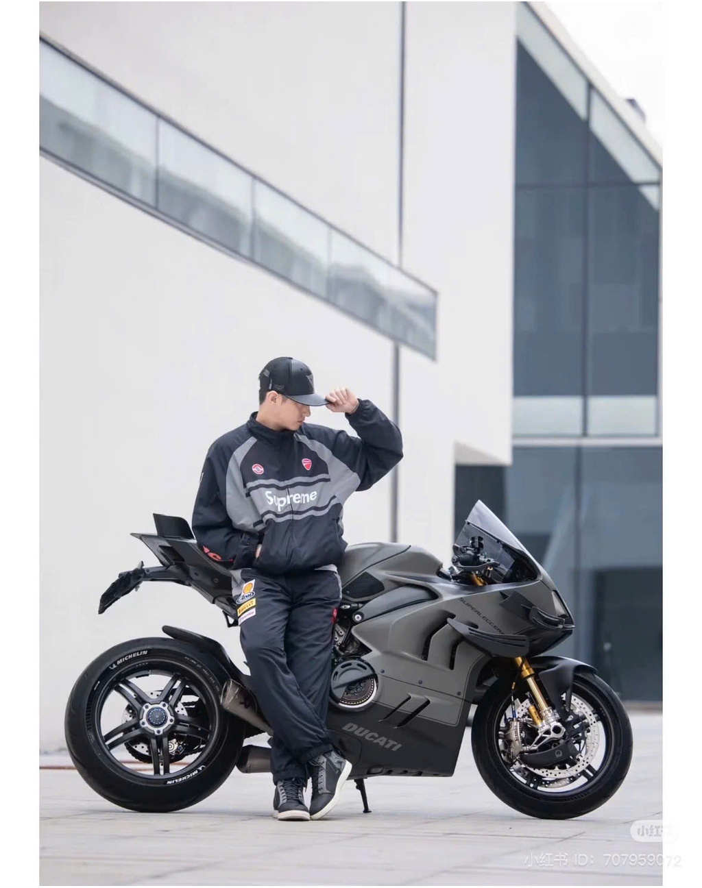 ⚡️[Hight Quality] - Áo Khoác Gió Supreme x Ducati Track