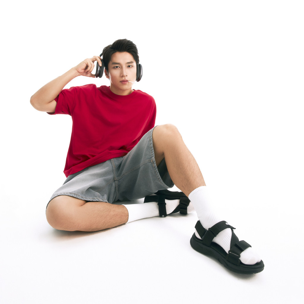 Mô tả Giày Sandal Nam Nữ Shondo Êm Chân, Bền F8 Full Đen Ver.2 F8M1112 - 1
