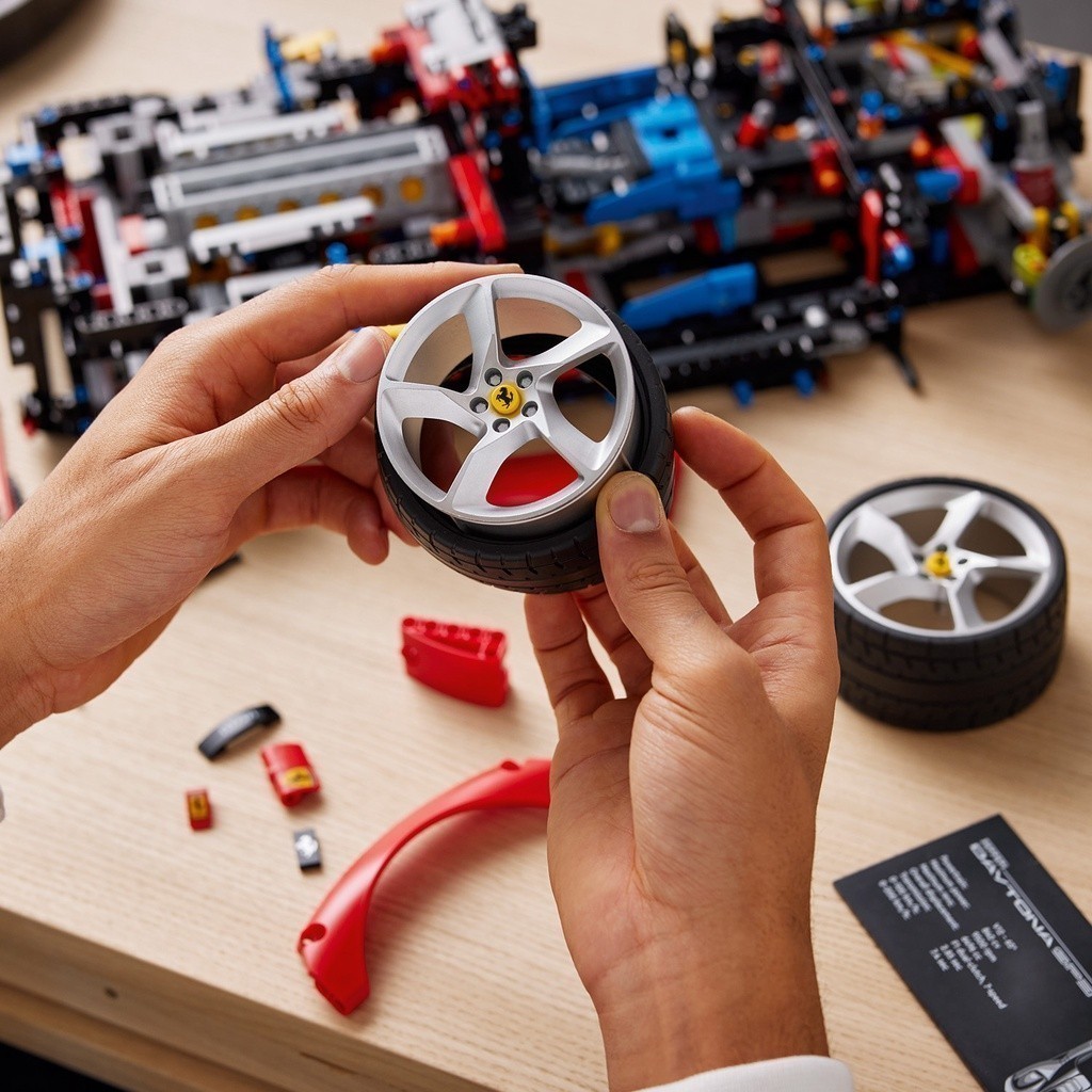 Mô tả LEGO TECHNIC 42143 Siêu Xe Ferrari Daytona SP3 (3778 chi tiết) - 5