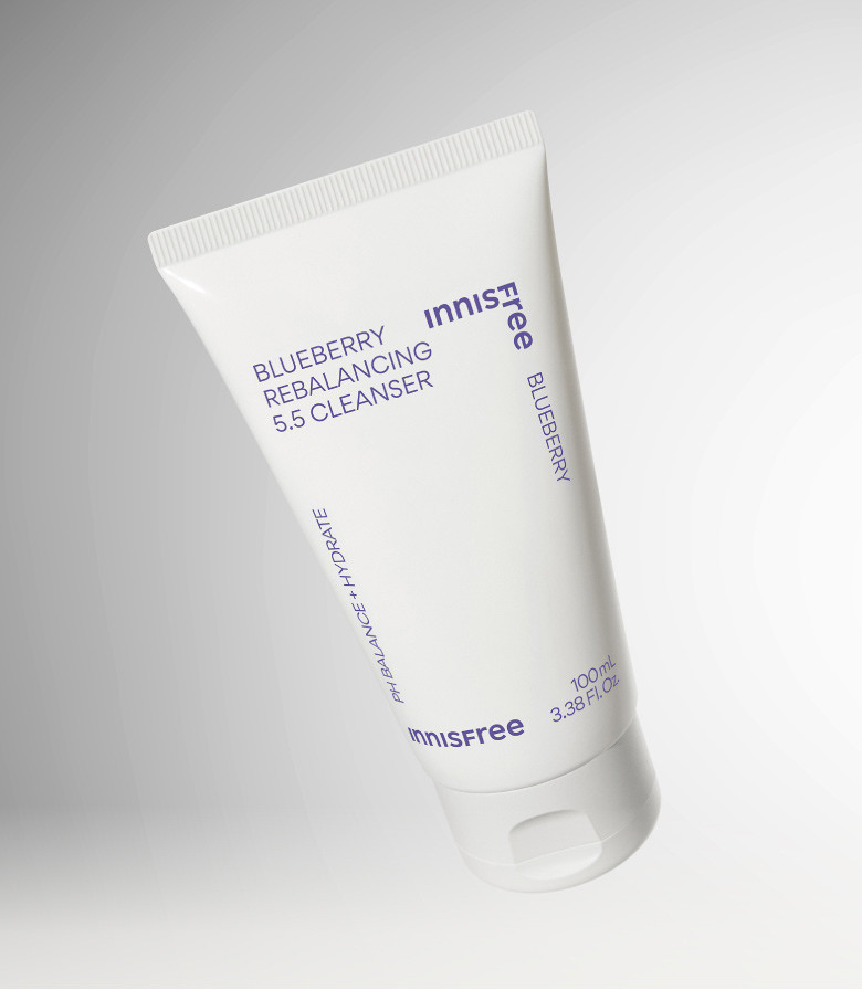 Mô tả Sữa rửa mặt Blueberry làm sạch, cân bằng dầu và độ ẩm innisfree Blueberry Rebalancing 5.5 Cleanser - 3