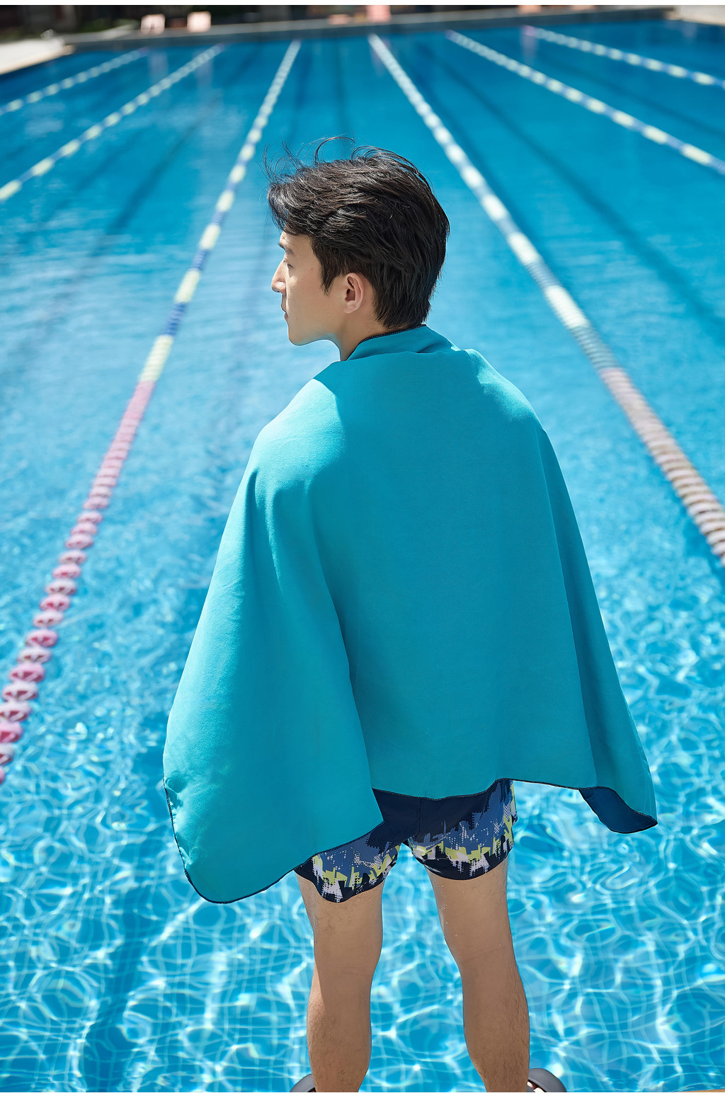 Mô tả Khăn tắm microfibre cỡ l 80 x 130 cm xanh dương/xanh lá DECATHLON NABAIJI mã 8751556 - 1