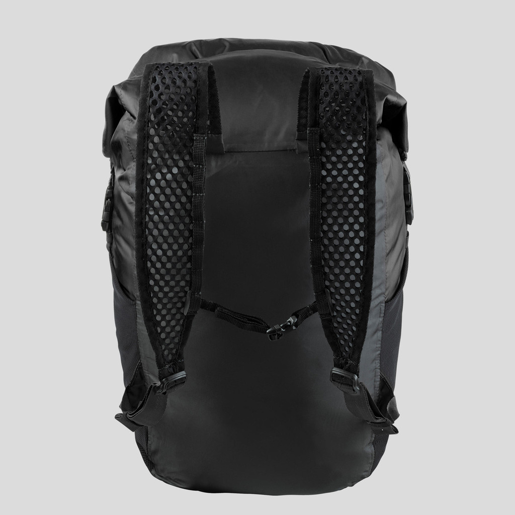 Mô tả Balo du lịch 20l chống thấm gấp gọn travel 100 đen DECATHLON forclaz mã 8560418 - 4