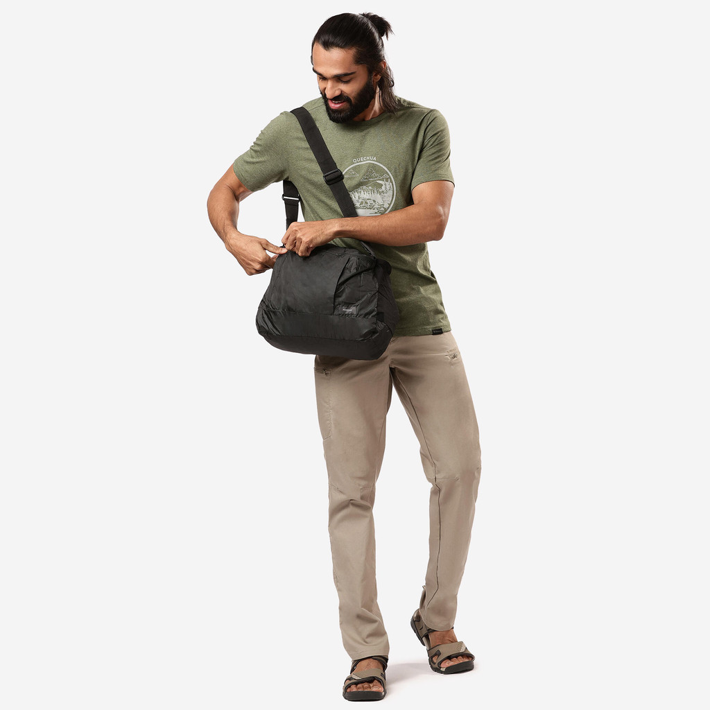 Mô tả Túi đeo chéo du lịch gấp gọn 15l travel 100 đen DECATHLON forclaz mã 8560413 - 2