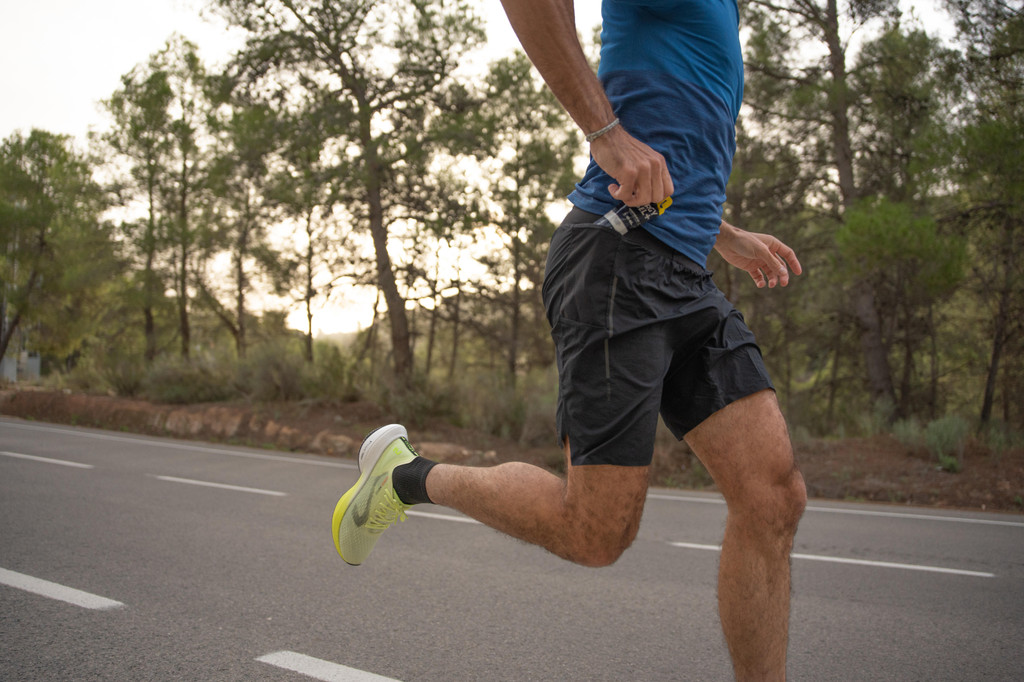 Mô tả Quần short chạy marathon có túi đựng kiprun cho nam đen DECATHLON kiprun mã 8650644 - 3