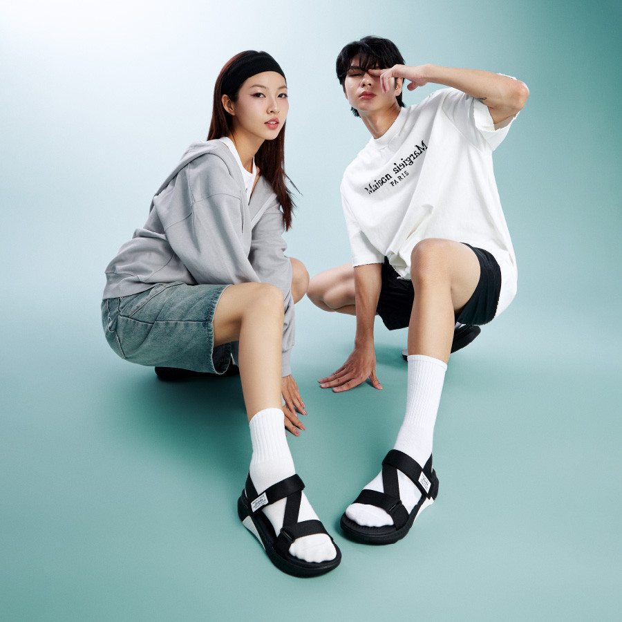 Mô tả Giày Sandals Nam Nữ Unisex Shondo F7 Racing Đế Đen Phối Trắng Quai Đen F7R1010 - 1