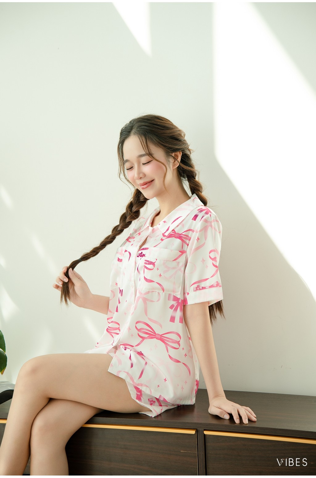 Mô tả VIBES Đồ bộ Pijama ngắn Lụa Latin cao cấp Bowie x Bunny x Farmy Py Set - 3