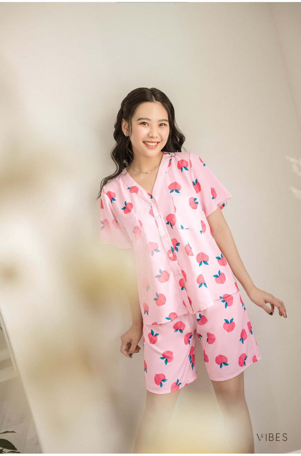 Mô tả VIBES Đồ bộ Pijama ngắn cổ V Minnie & Peach Py Set - 6